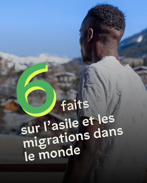 🌍 Le 20 juin marque la Journée mondiale des personnes réfugiées. L’occasion de revenir sur les réalités des migrations et de l’exil, loin des idées reçues souvent présentes dans le débat public. 

En France et en Europe, les migrations sont souvent présentées comme un enjeu avant tout national, avec l’idée que nos pays seraient en première ligne, voire qu’ils « accueillent toute la misère du monde ». 

Pourtant, les chiffres racontent une autre histoire : celle d’une Europe qui accueille une part limitée des personnes réfugiées à l’échelle mondiale. 

👉 Ce décalage n’est pas anodin. Il est le fruit d’instrumentalisations politiques qui servent à justifier le durcissement des politiques d’asile. Ce durcissement n’est pas une évidence dictée par les faits : c’est un choix, largement influencé par des idées reçues. 

Si l’on regarde les faits, qui relativisent largement la supposée « pression migratoire », on voit bien que le débat ne devrait pas être « peut-on accueillir ? » mais bien « comment choisit-on d’accueillir ? ». Surtout lorsque l’on prend en compte les nombreuses études qui mettent en évidence les effets positifs des migrations pour les sociétés d’accueil. 

🤔 Qui sont les personnes réfugiées ? De quels pays viennent-elles ? Où vivent-elles principalement ? Et que disent réellement les chiffres sur les dynamiques de déplacement et d’accueil à travers le monde ? 

👉 On fait le point.